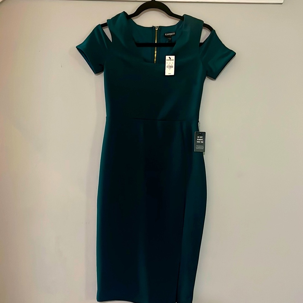 Dark green dress with tag from express never worn before